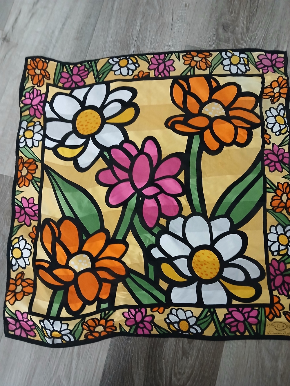 Vintage OSCAR de la Renta 100% Silk 20x20 Floral Daisy Scarf